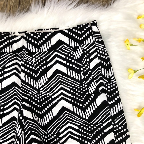 ☀️3/$25☀️ J. Crew Chevron Side Zip Dress Shorts Size 6 - Picture 2 of 8